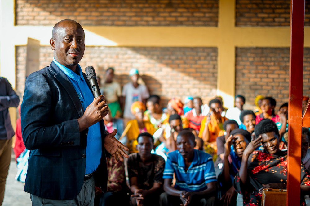 Nyagatare Vice Mayor in charge of Economic Development and Finance, Gonzague Matsiko, urged residents to maintain the stoves properly, emphasising their impact on reducing smoke emissions, fuel expenses, and cooking time.