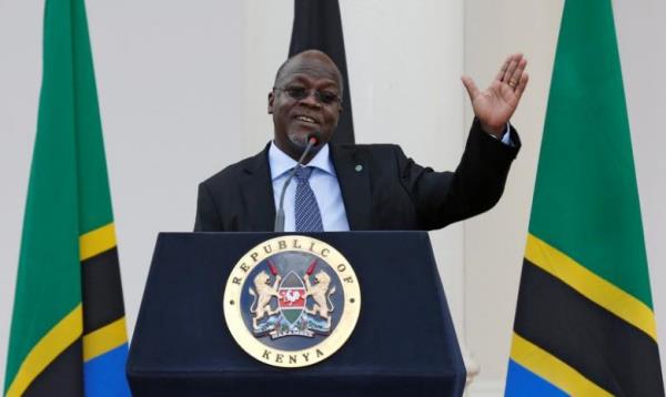 Tanzania's President John Magufuli addresses a news conference during his official visit to Nairobi, Kenya October 31, 2016.