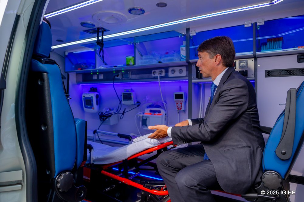 Jiří Kozák, Deputy Minister of Foreign Affairs of the Czech Republic, commended Legacy Clinics for its contribution to advancing maternal and child healthcare.        