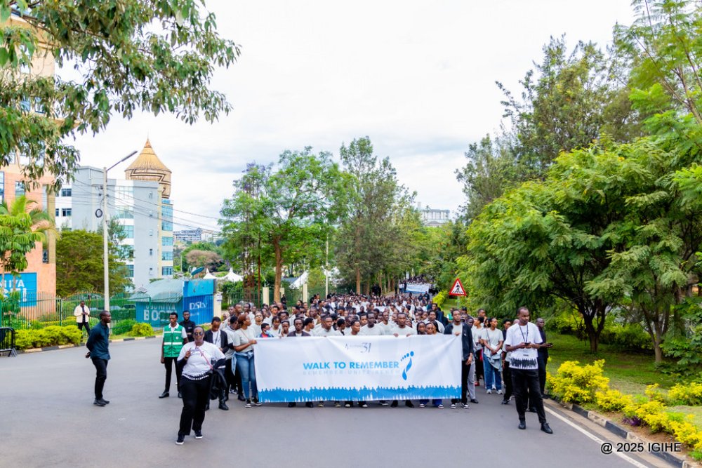 The walk was attended by a diverse group of individuals, including young people, artists, social media influencers, journalists, footballers, actors, and various leaders. 