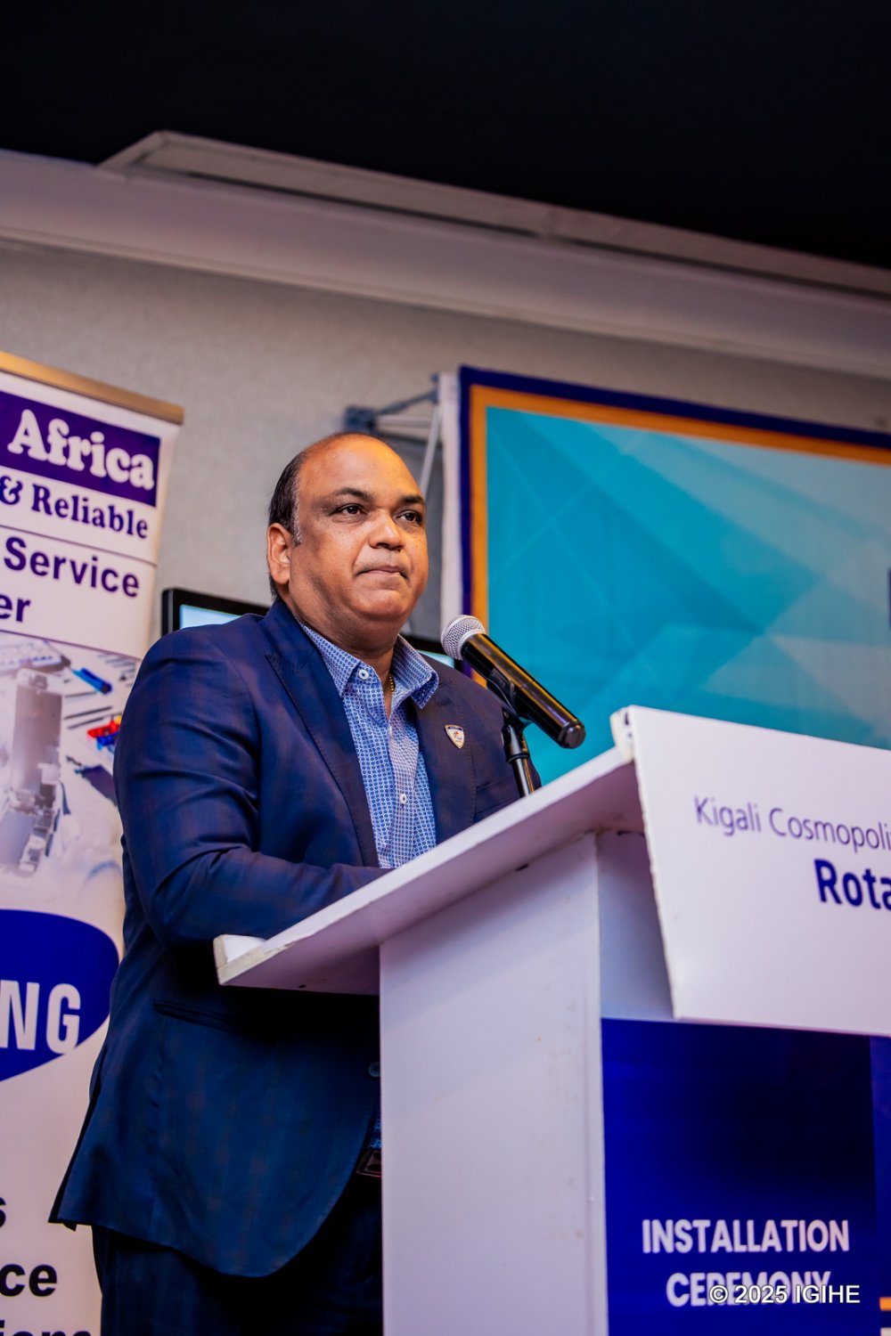 Srinath Vardineni wished Srinivas Cheruvu, his successor, the very best as the new president of Rotary Club Kigali Cosmopolitan.