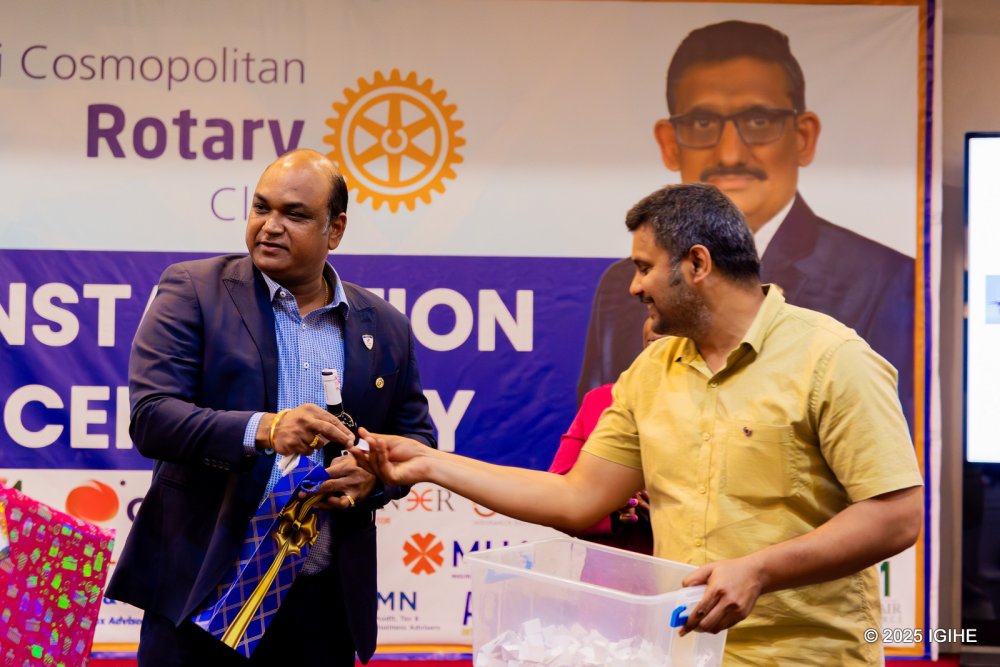 The ceremony featured an exciting raffle where attendees had the chance to win various prizes, adding a fun and engaging element to the event.