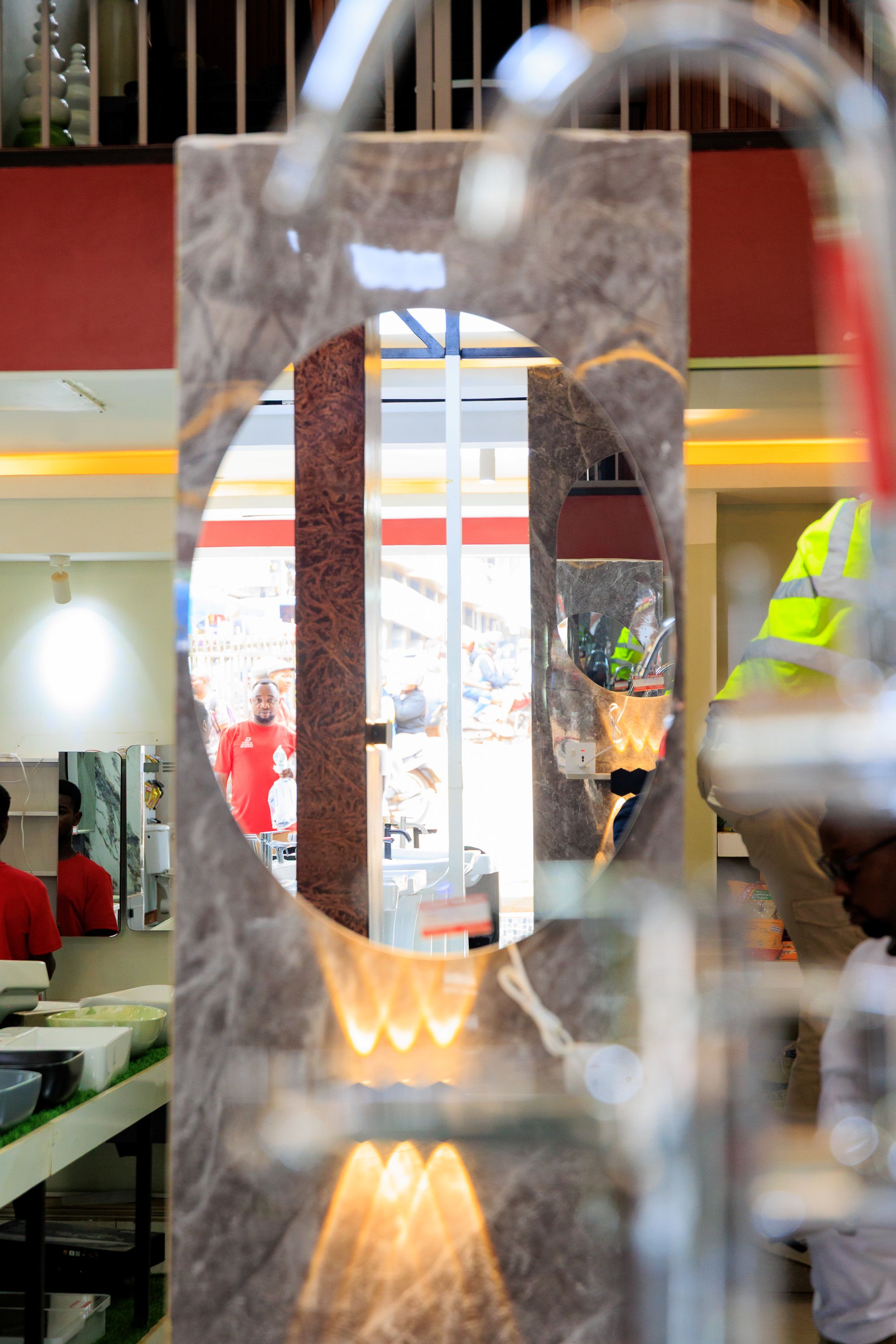The store offers smart mirrors with lighting and anti-fog features.