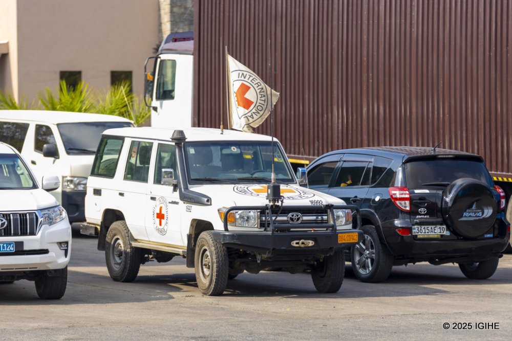 Emergency response teams from the Red Cross were also at the border early Monday morning.
