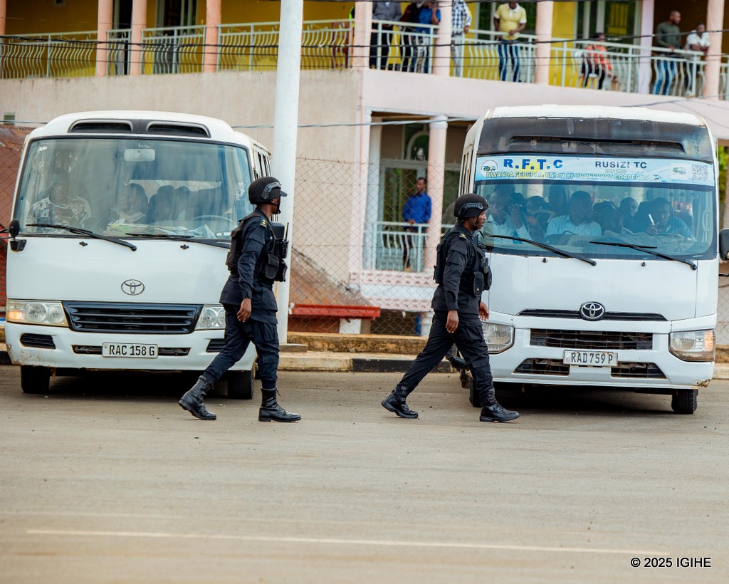 ocal authorities organized buses to transport them from Bugarama to Kamembe and Rubavu, with the Congolese nationals covering their own transport fees.