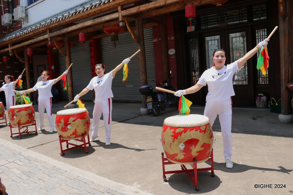 African youths expressed appreciation for Chinese warm hospitality.