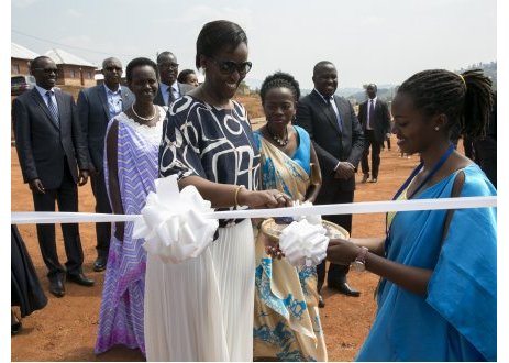 Madam Jeannette Kagame  reminded people to uphold Rwanda spirit yesterday as she presided the handover of two houses built for genocide widows with the support of Unity Club ‘Intwararumuri’ in collaboration with BRD and NAEB.