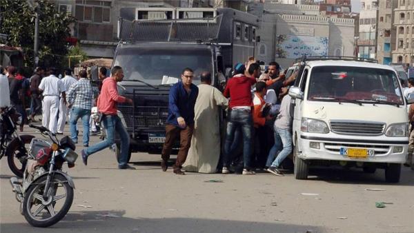 Plain clothes security arrested protesters at al-Arbeen square, in Ismailia, 130km north-east of Cairo