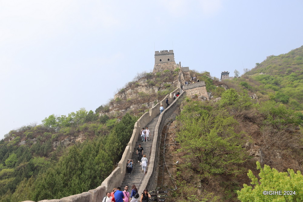 Immortalized in the national anthem, the Great Wall symbolizes the spirit of the Chinese nation, epitomizing the patriotism, unity, and strength of its people.