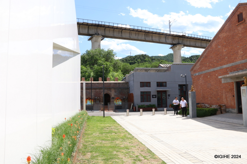 Since December 2020, Jinyu Colored-glaze Cultural and Creative Industrial Park has undergone significant upgrades and renovations. 