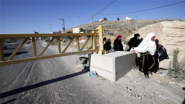 The entire Hebron area has been forced to close as Israeli troops conduct house-to-house searches for assailants
