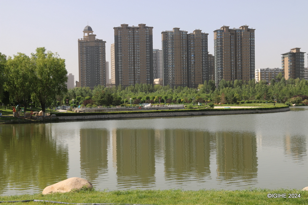 Yuxi Riverside Park's thoughtful design features one main belt, two gateway points, and three distinct areas, each offering unique experiences.