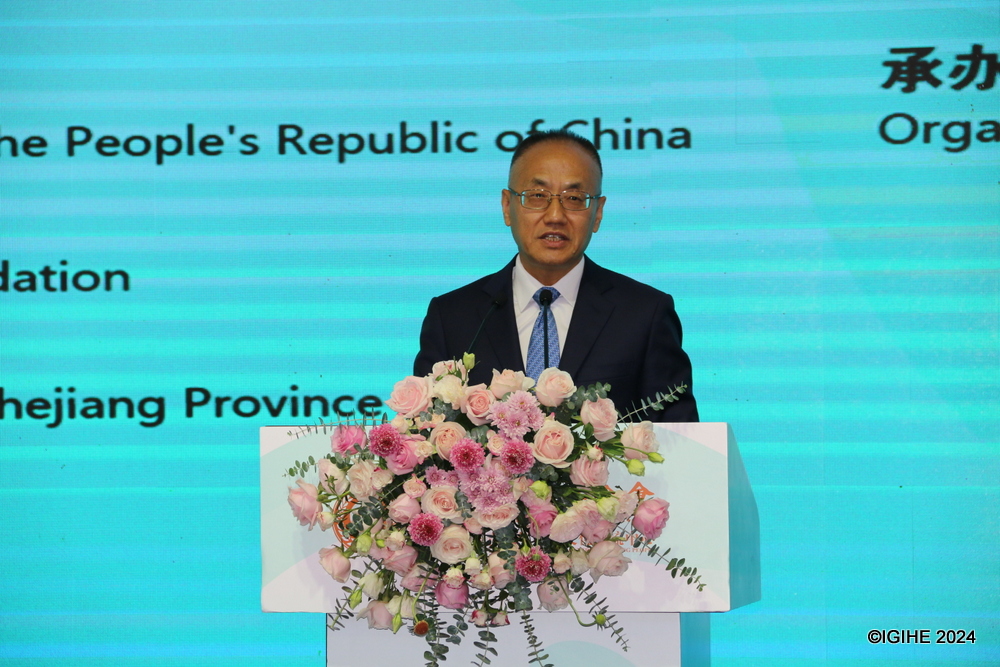 Chinese Vice-Minister of Foreign Affairs Chen Xiaodong emphasized that the festival provides a platform for Chinese and African youth to forge friendships and discuss the future.