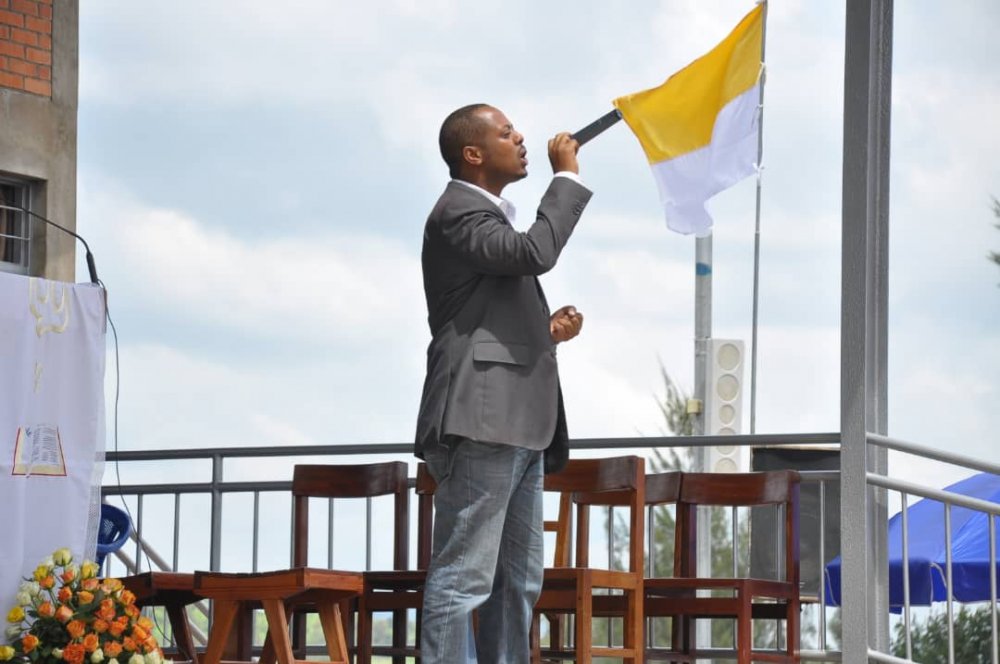Kizito Mihigo said that the song is released as the Catholic Church is preparing for the celebration of Saint Peter and Paul considered as disciples at the heart of the foundation of Catholic Church.  