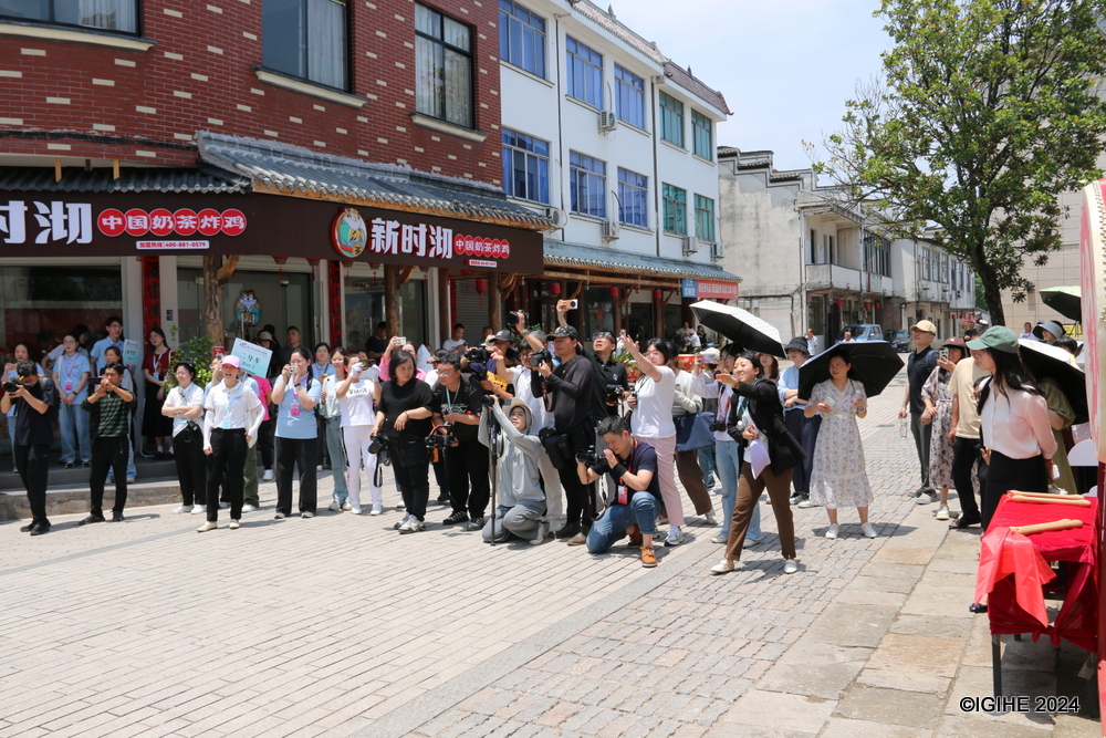 The event attracted significant media attention.