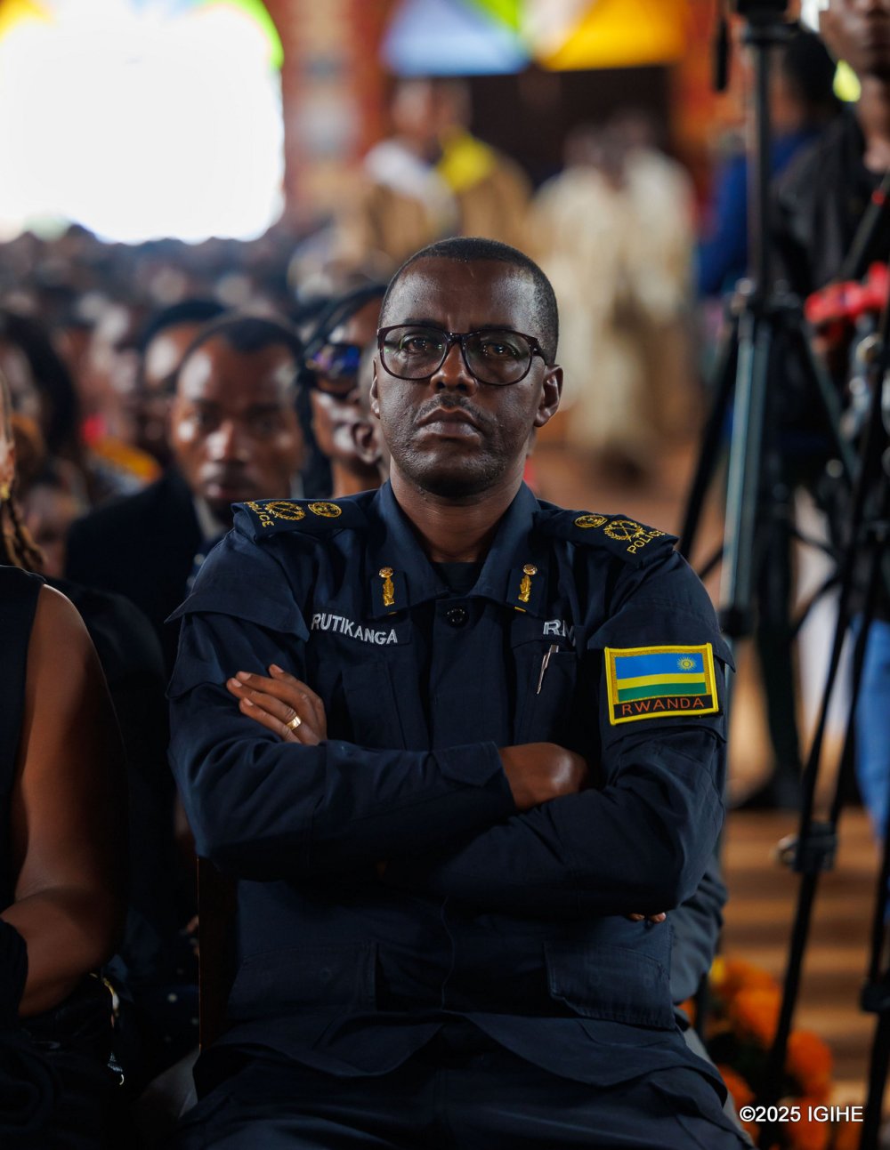 Police Spokesperson ACP Boniface Rutikanga also bid final farewell to Alain Mukuralinda. 