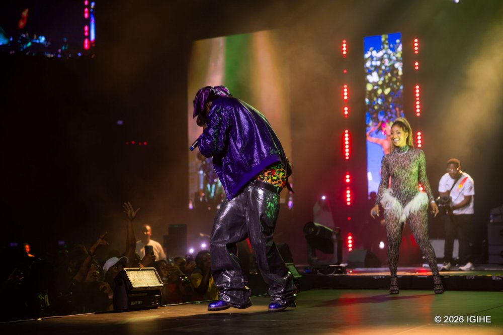 Diez Dolla on stage.