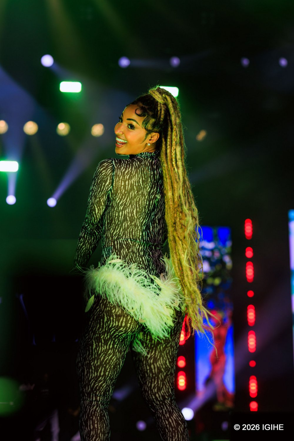Shenseea made her way among the audience, dancing and entertaining her fans up close.