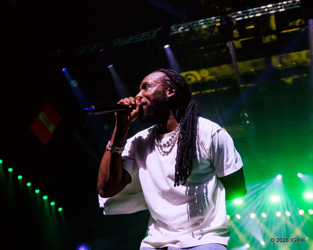 For the entire hour on stage, Mavado went all out to thrill and engage his fans.