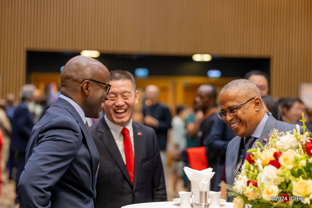 Minister Nduhungirehe and Amb. Wang Xuekun also interacted with other participants of the event.