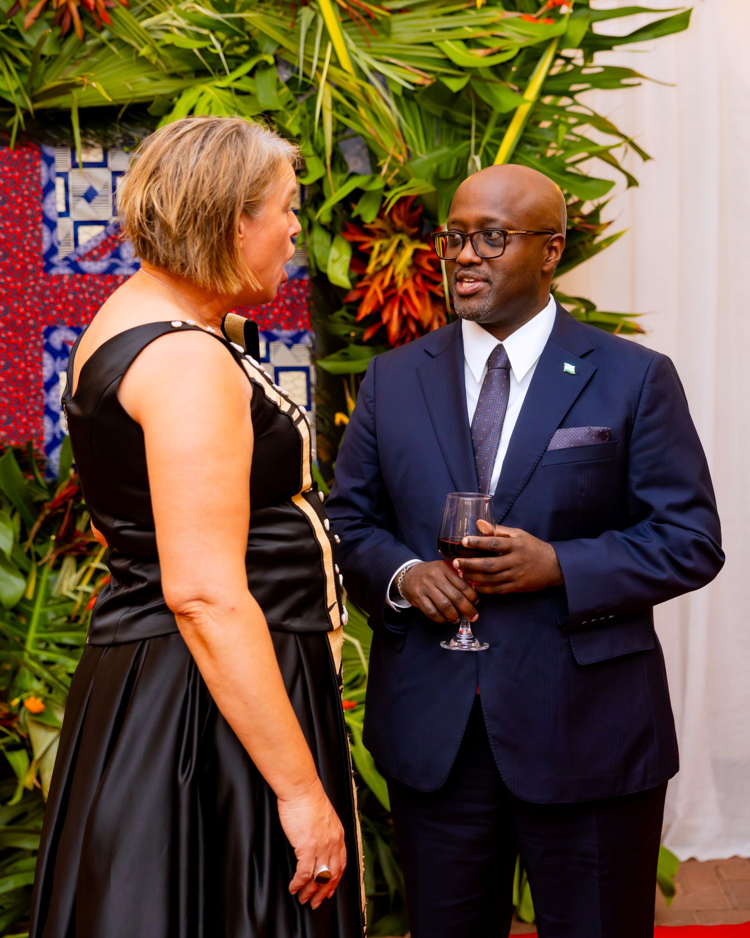 British High Commissioner Alison Thorpe having a chat with Rwanda’s Foreign Affairs Minister Olivier Nduhungirehe.