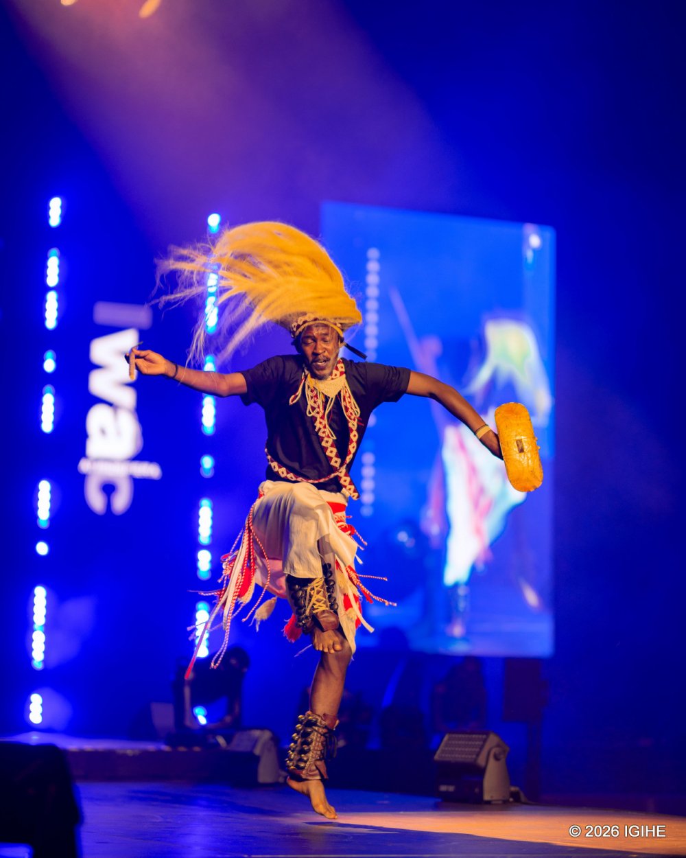 DJ Lamper kept the energy high, joined by his dancers who helped keep the crowd fully entertained.