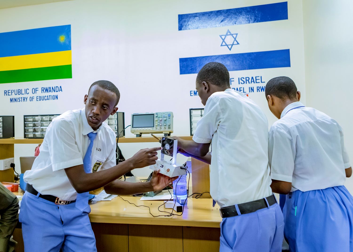 During the event, students showcased groundbreaking projects in ICT, robotics, 3D printing, electronics, biochemistry, coding, and game development.