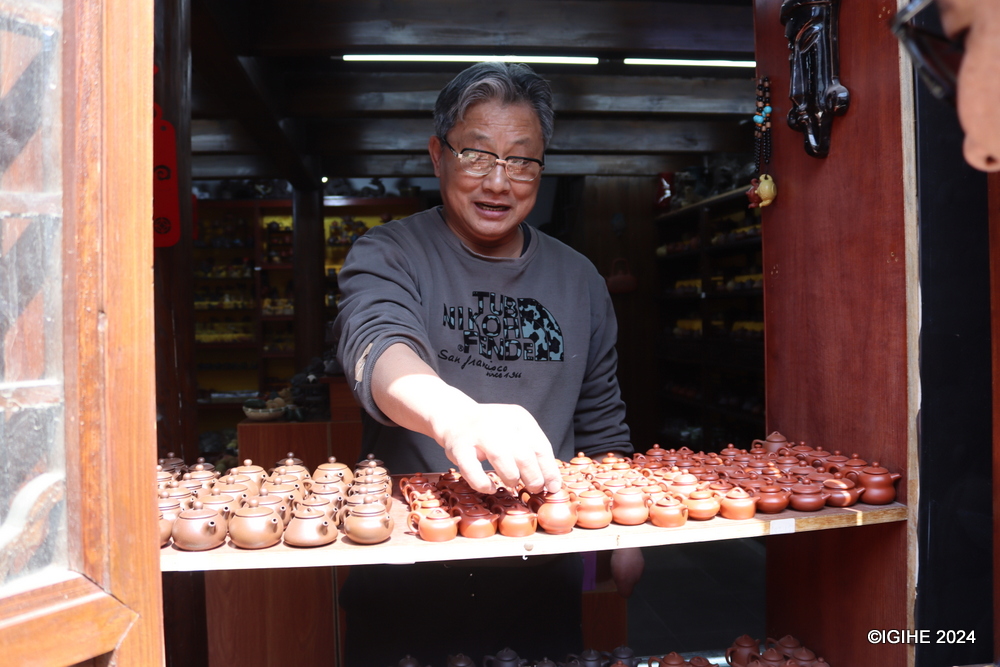 Visitors have ample choices as they buy handicrafts made by locals.