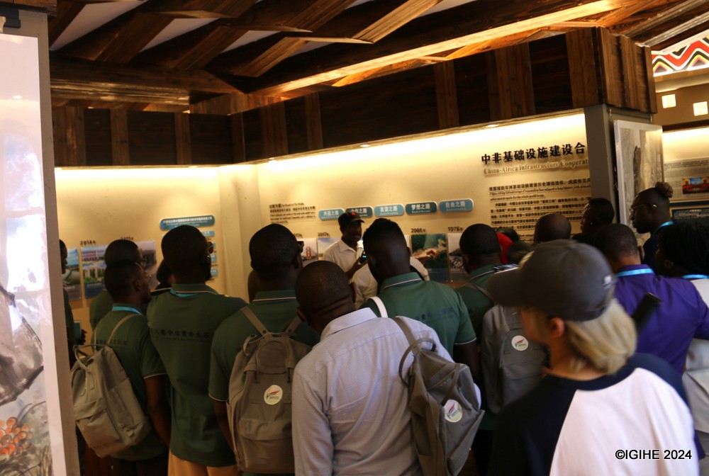 African youths also toured the China-Africa Museum at Zhejiang Normal University. 