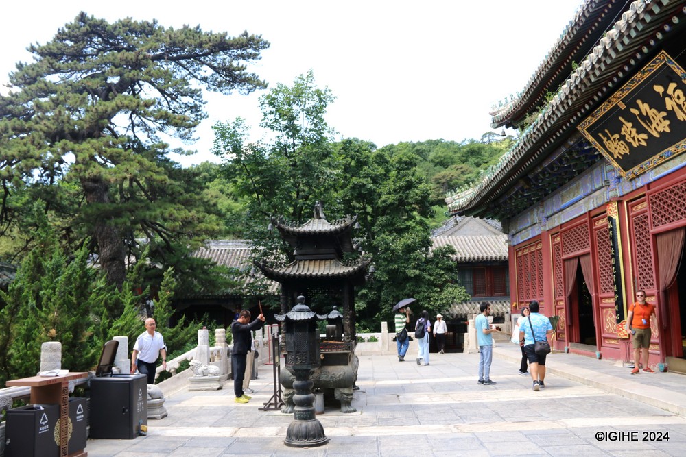 The temple's rich history and architectural beauty provide a deep connection to China's cultural and spiritual past.