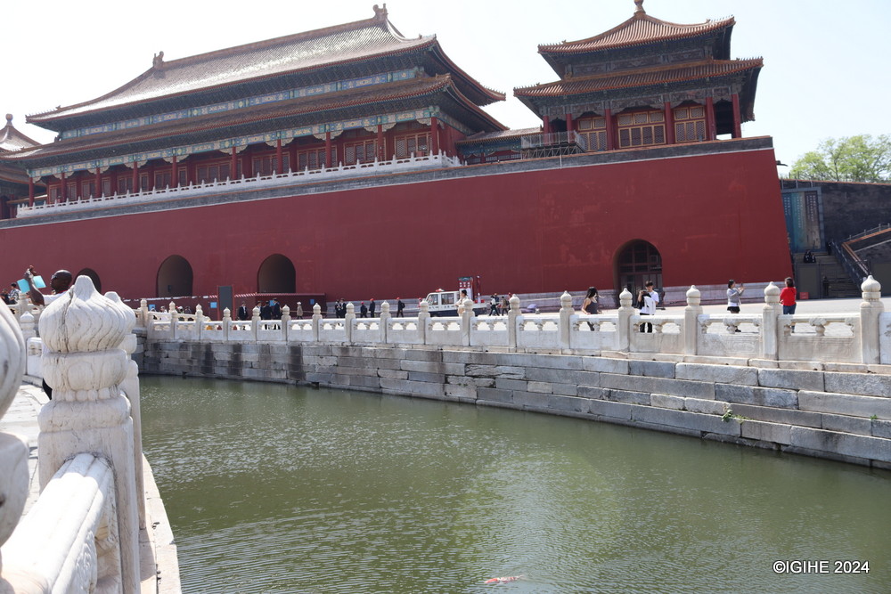 The Palace Museum fosters international collaborations, enhancing cultural interactions and hosting exhibitions with numerous international museums.