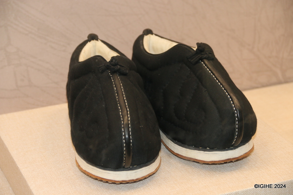 Shoes at Neiliansheng are crafted using traditional techniques.