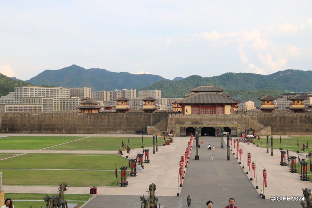 Hengdian World Studios is located in the picturesque town of Hengdian in Zhejiang Province.
