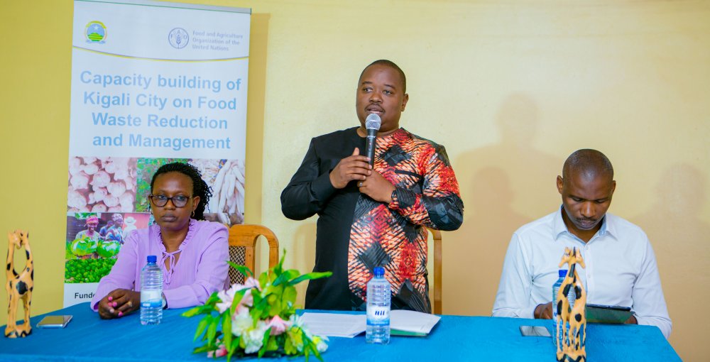 Kigali City Vice Mayor in Charge of Urbanization and Infrastructure, Dr. Merard Mpabwanamaguru has revealed that they are sensitizing vendors on efficient post harvest handling.    