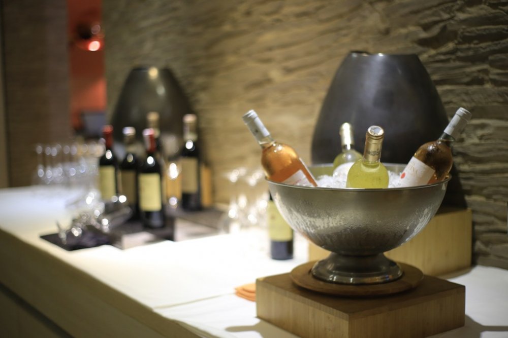 Radisson Blu Hotel has launched a weekly program to teach and extend knowledge about wine brands