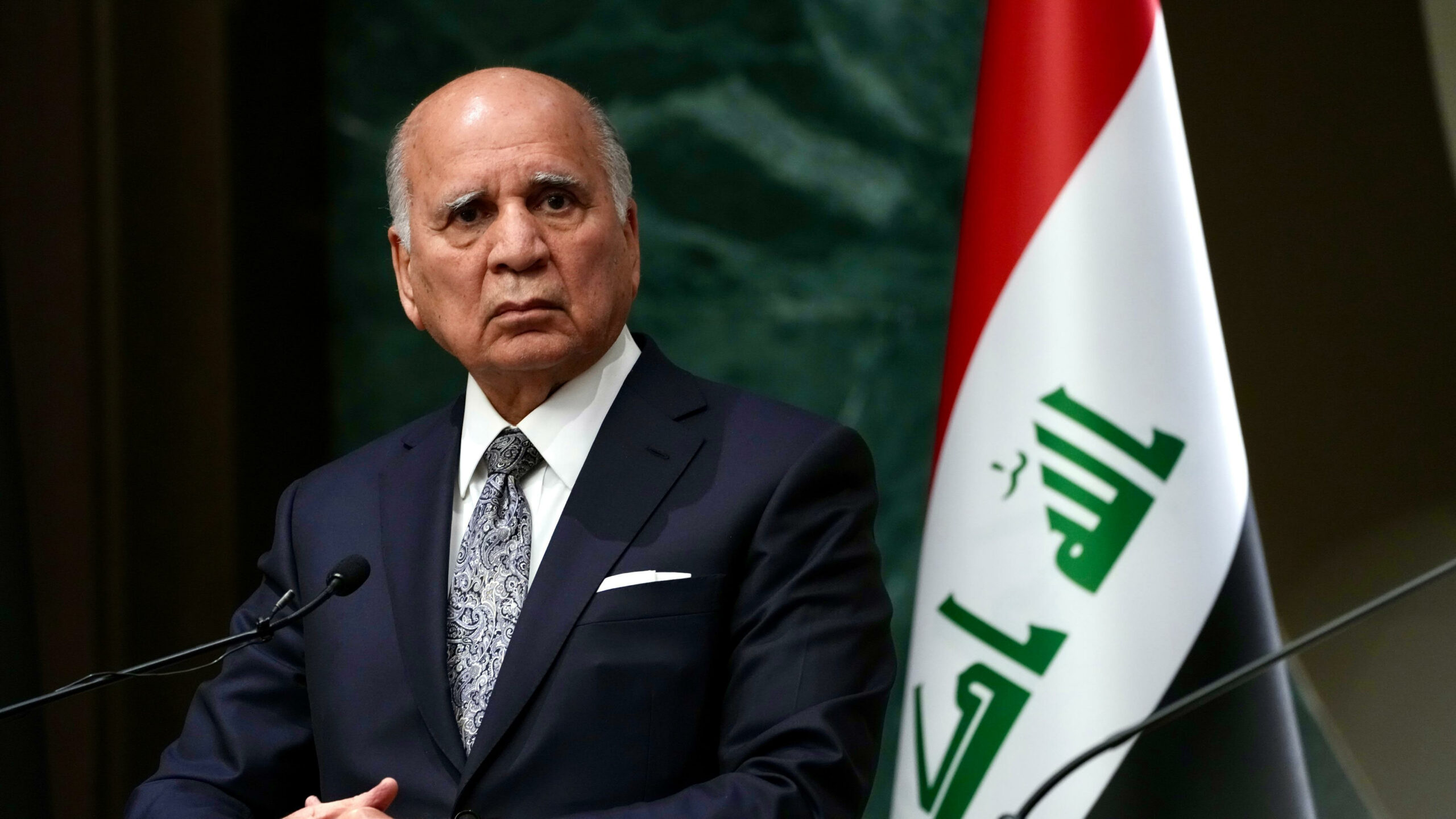 Iraqi Foreign Minister Fuad Hussein said Saturday that Iraq should not solely bear the security and financial burdens of Islamic State (IS) detainees, and the responsibility for addressing the issue rests with all relevant countries.
