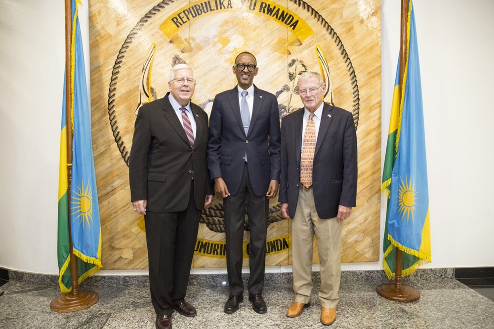 Senantor James Inhofe (Right) and Senator Mike Enzi pose for a photo with President Kagame in Village Urugwiro last year.