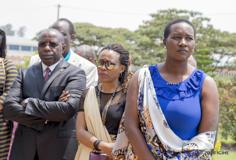 Umuhoza (C), Minister of Sports and Culture, Julienne Uwacu (R) and the Chairperson of the Chancellery for Heroes, National Orders and Decorations of Honor (CHENO), Pierre Damien Habumuremyi.