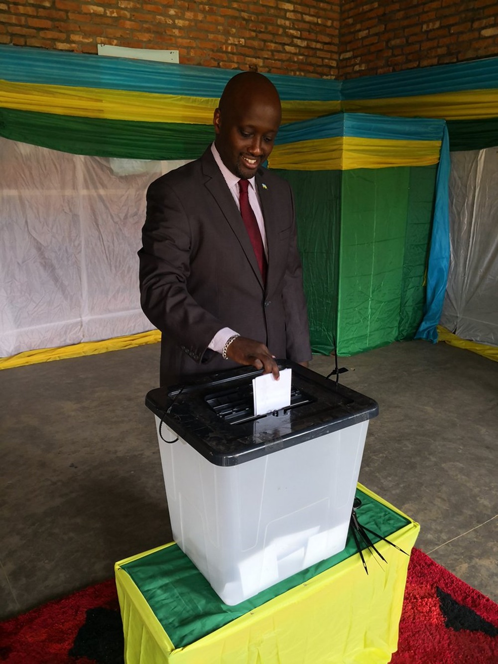Minister of State in the Ministry of Foreign Affairs, Cooperation and East African Community, Am. Olivier Nduhungirehe