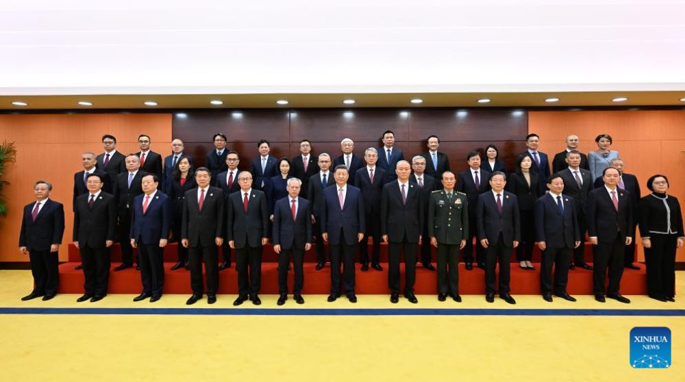 Chinese President Xi Jinping meets with new officials of the executive, legislative and judicial organs of the Macao Special Administrative Region (SAR) in Macao, south China, Dec. 20, 2024. (Xinhua/Yin Bogu)