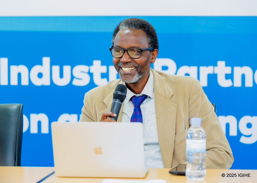 Dr. Guillaume Nyagatare, the Principal of UR-CAFF, explained that although the university has conducted significant research in agriculture, it was essential to collaborate with professionals from the field to understand the broader issues at play.