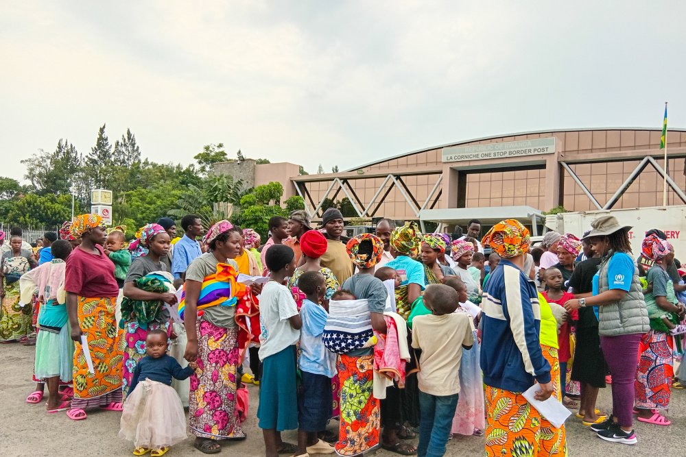 The latest batch of returnees, mostly women and children, crossed into Rwanda through La Corniche border post linking Goma and Rubavu.