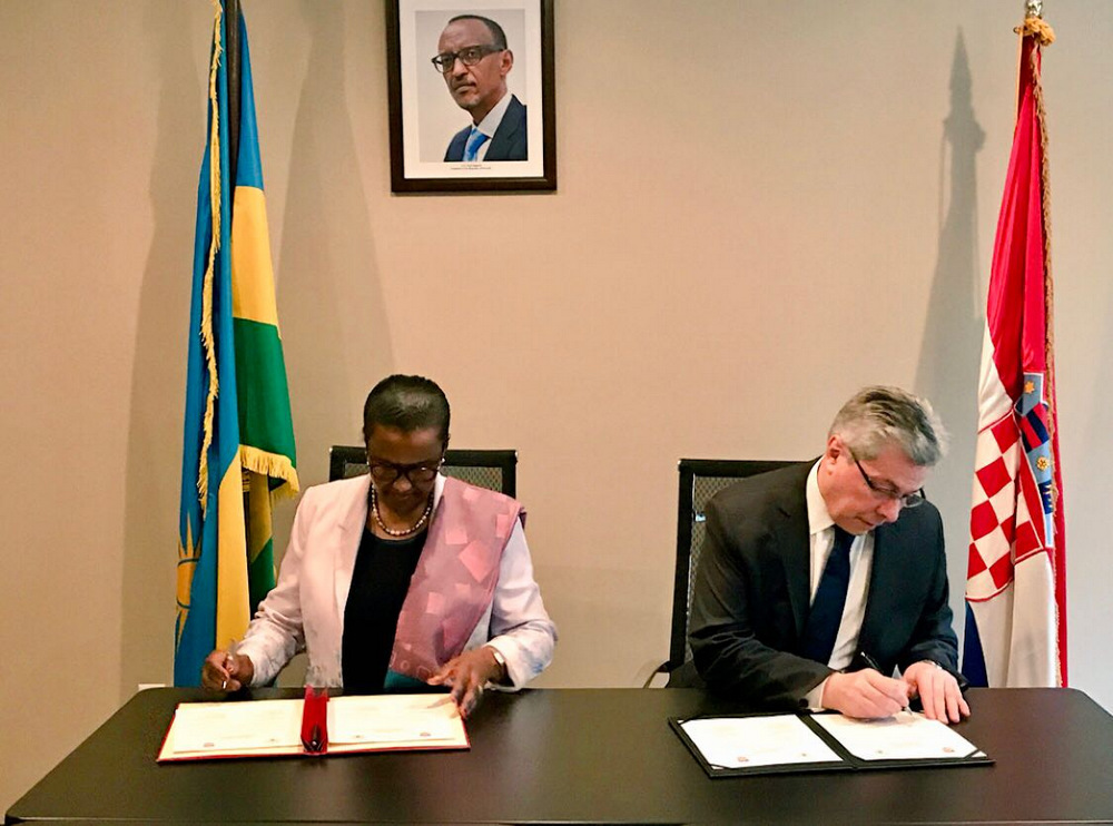 Ambassador Valentine Rugwabiza, representative of Rwanda to the UN and Ambassador Vladimir Drobnjak, representative of the Republic of Croatia to the UN, signing a Joint Communiqué for the establishment of Diplomatic Relations between Rwanda and Croatia