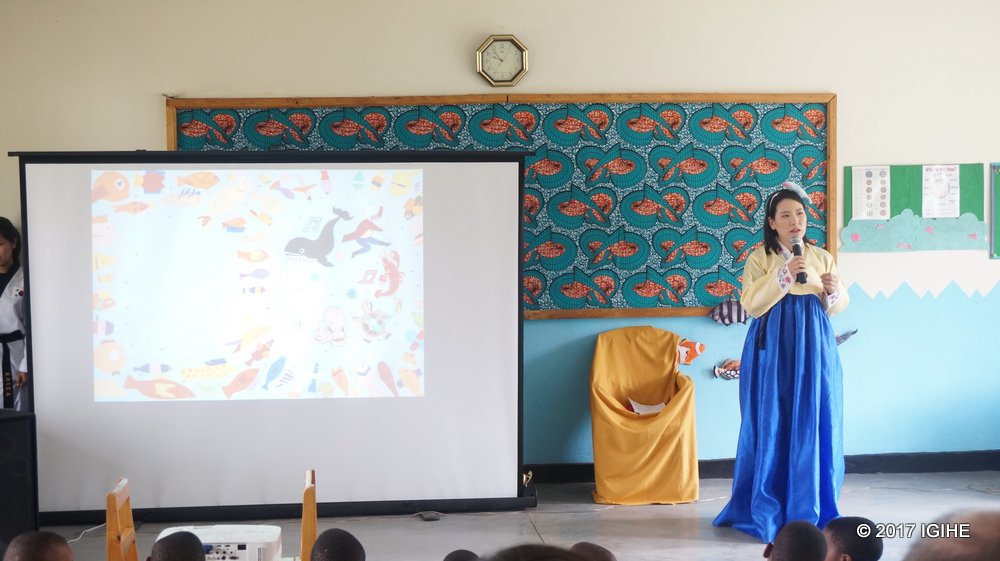 The Project leader, Marta Hye-limYoo, speaking at the book launch