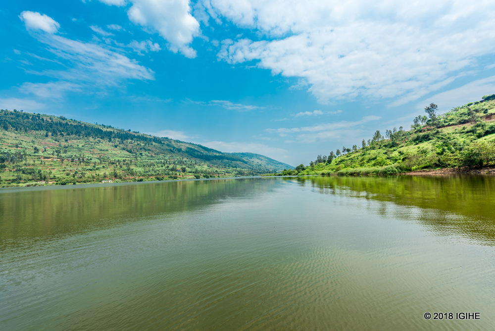 During our boat drive to King Fish, the lake remained serene, wave-free welcome and extremely picturesque