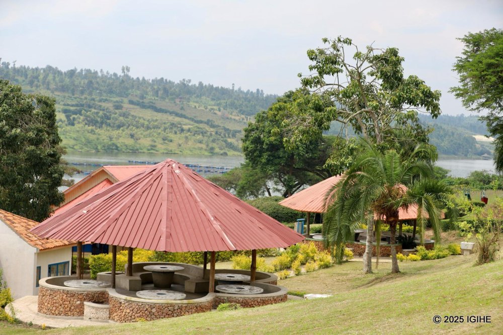 The cottage where Habyarimana used to sit with his friends at former Canard Sauvage. That’s how the cottage looked back then, and hasn’t been altered.
