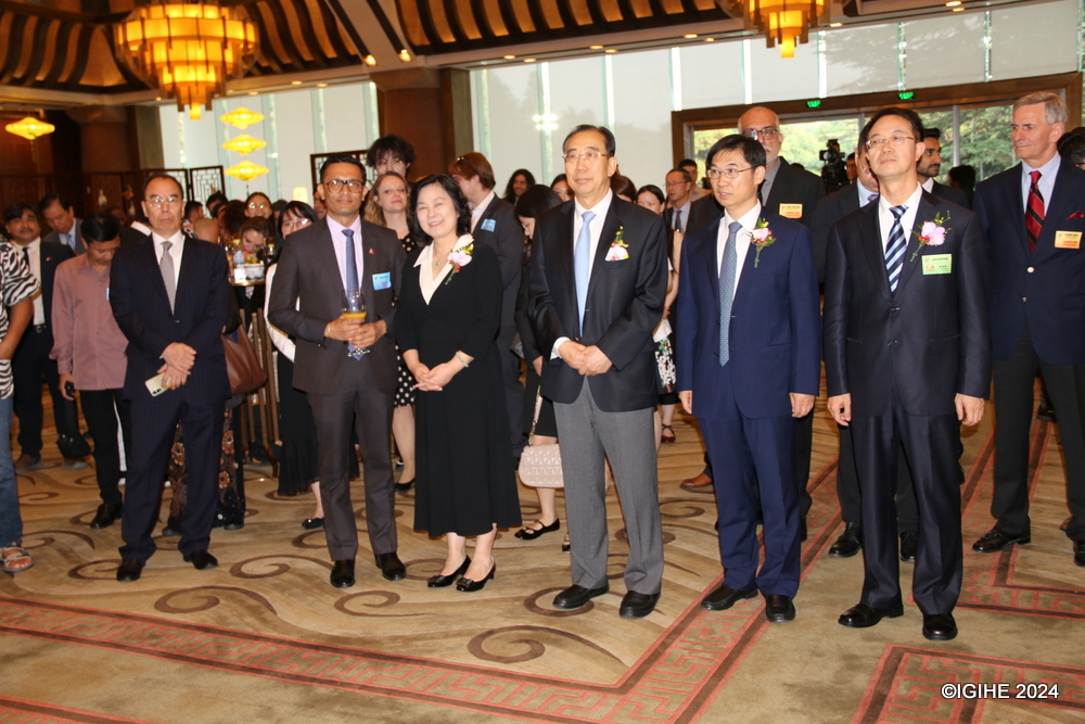 The closing ceremony took place at  Diaoyutai State Guesthouse in Beijing. 