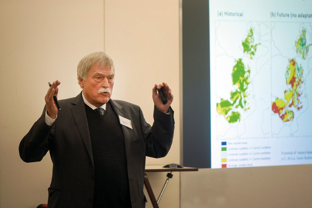 Dr Geoff Hawtin is an agricultural consultant specializing in agrobiodiversity, genetic resources, research management and international development.