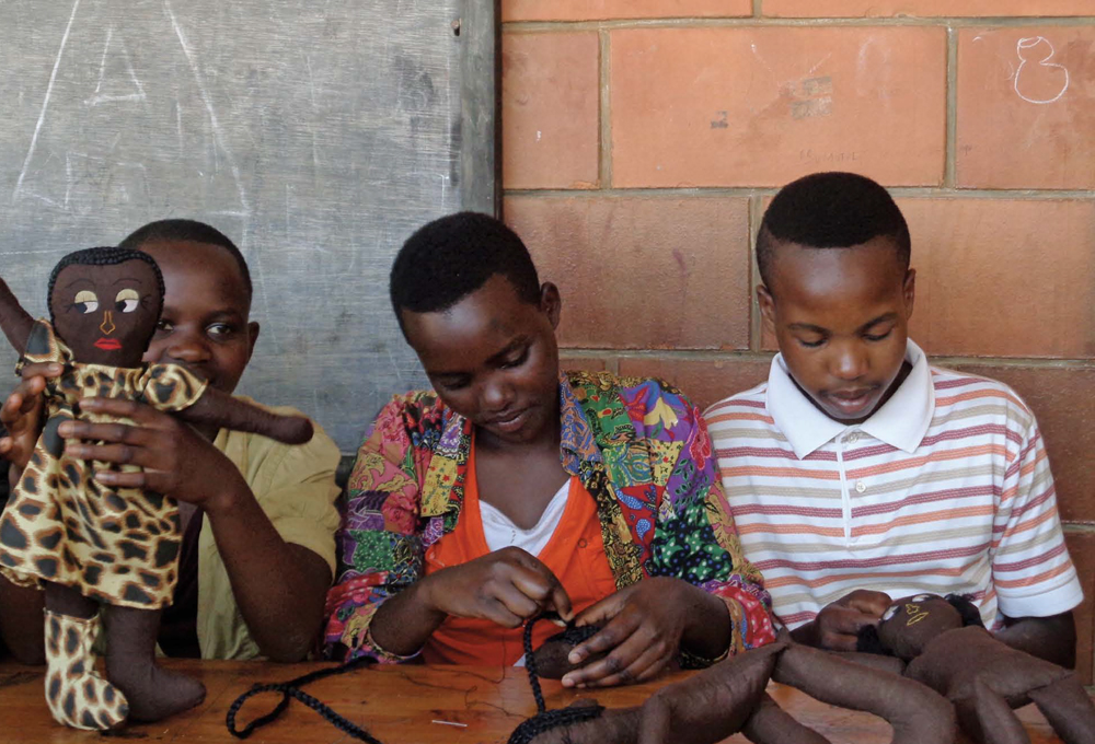 “Our wish is for every child to use innovation and creativity to improve the lives of people in their community… like how Christine, Emeline and Theoneste are using these local materials to create toys for children to learn through play.” Aline Niyonkuru (17) and Francois D’Assise (17)