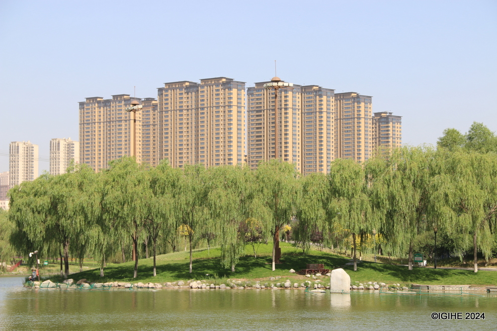 Yuxi Riverside Park, initiated by the municipal Party committee and government, revitalizes the Yuxi River and its surroundings.